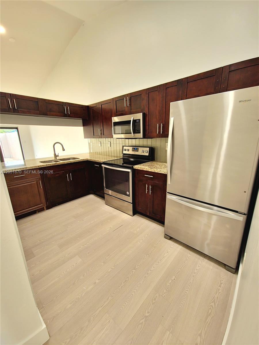 14702 SW 63rd Ln, Miami FL 33193 photo 4