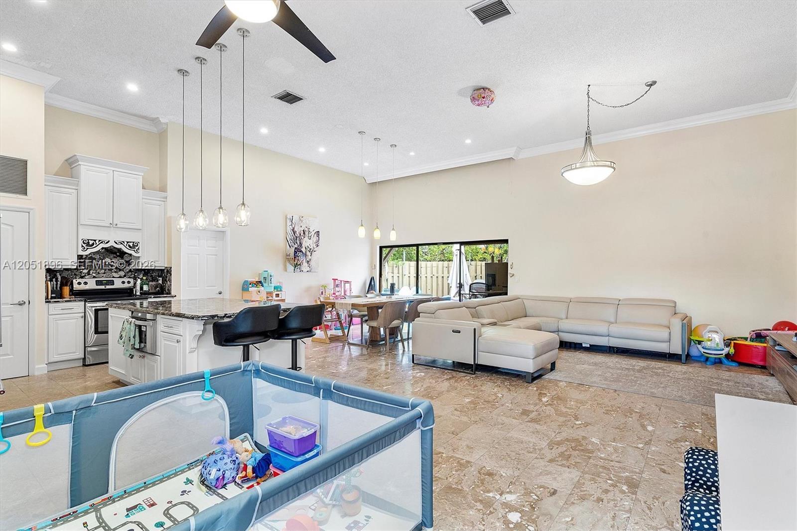 2707 S Parkview Dr, Hallandale Beach FL 33009 photo 3