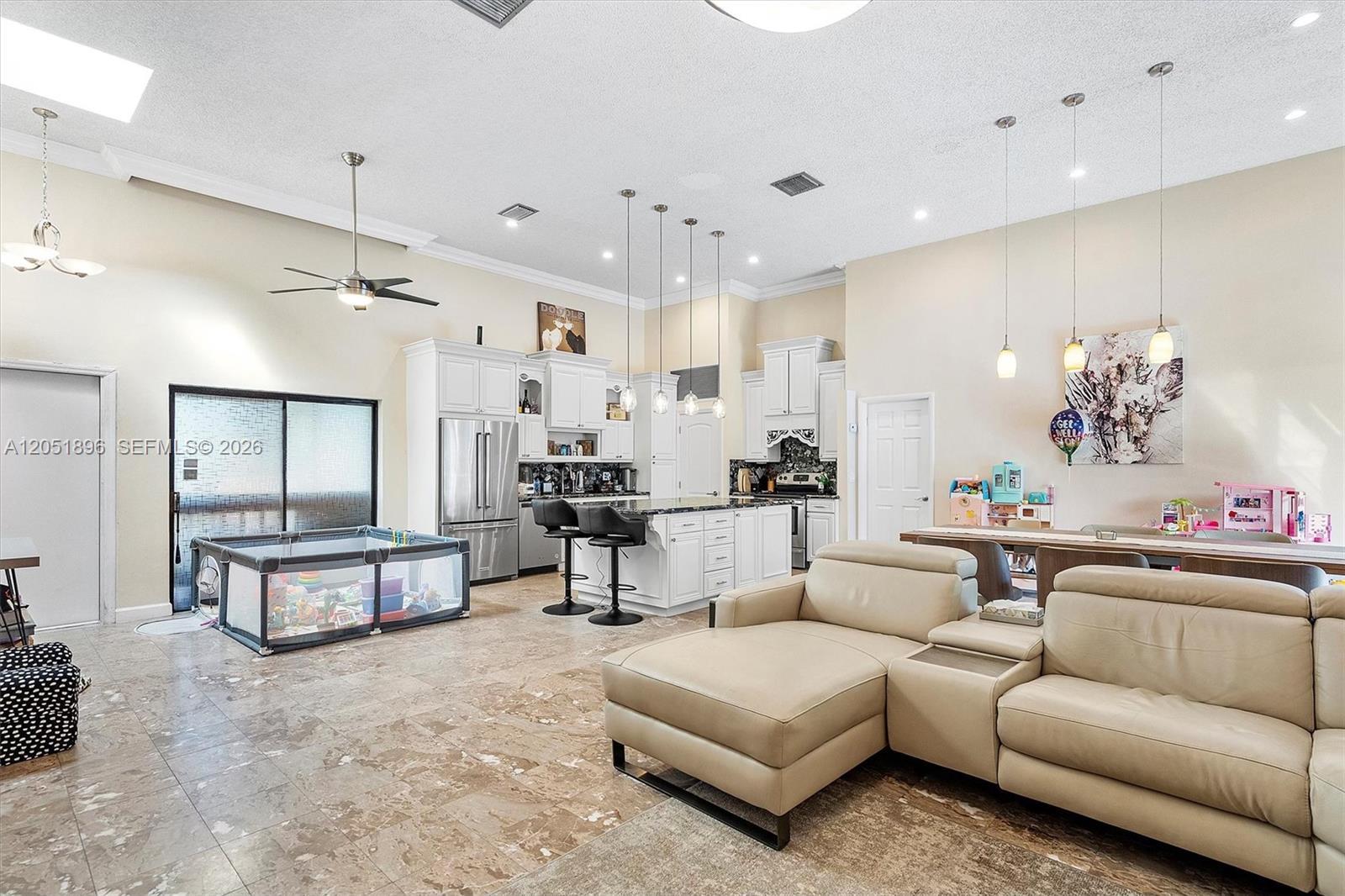 2707 S Parkview Dr, Hallandale Beach FL 33009 photo 5