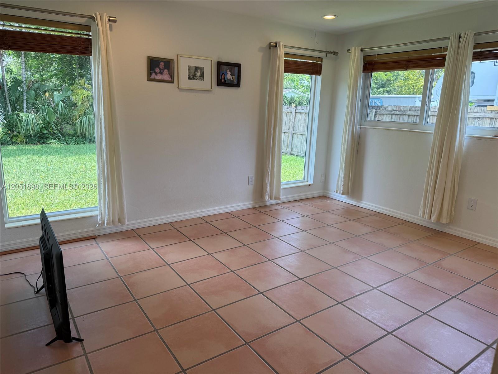10601 SW 96th St, Miami FL 33176 photo 2