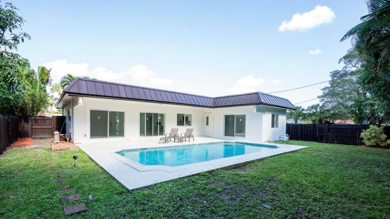 1070 SW 18th Street, Boca Raton FL 33486 photo 2
