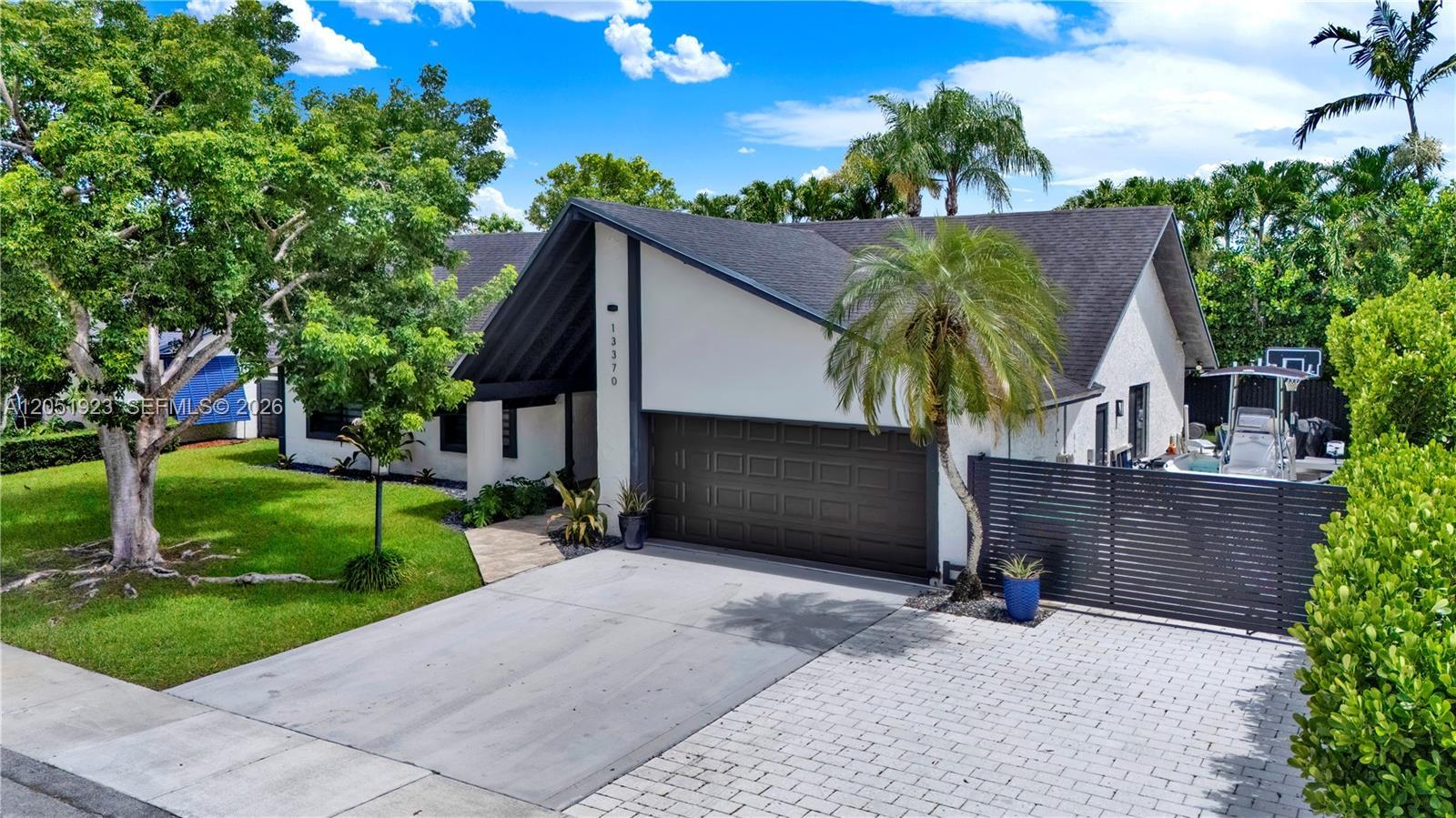13370 SW 99th Ter, Miami FL 33186 photo 2