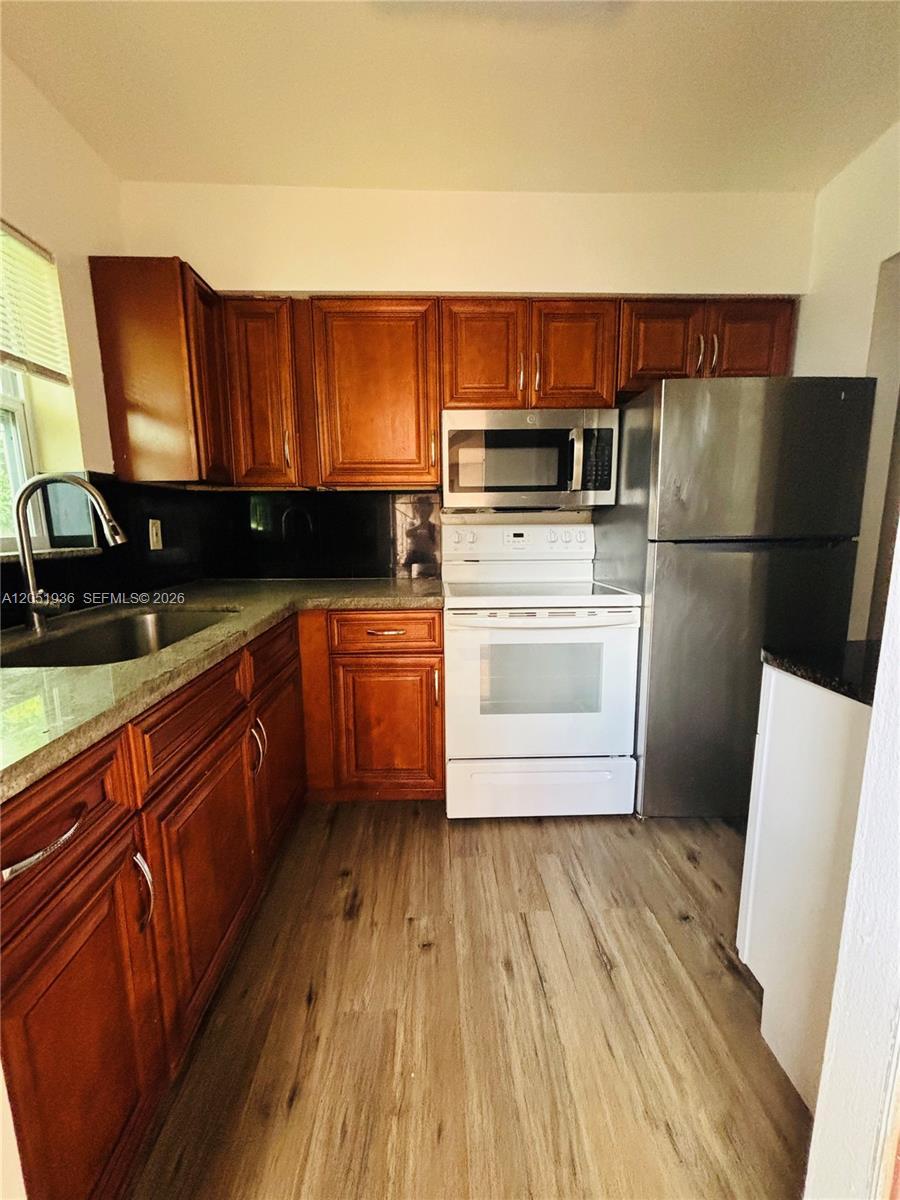 6631 SW 18th St # 103, Pembroke Pines FL 33023