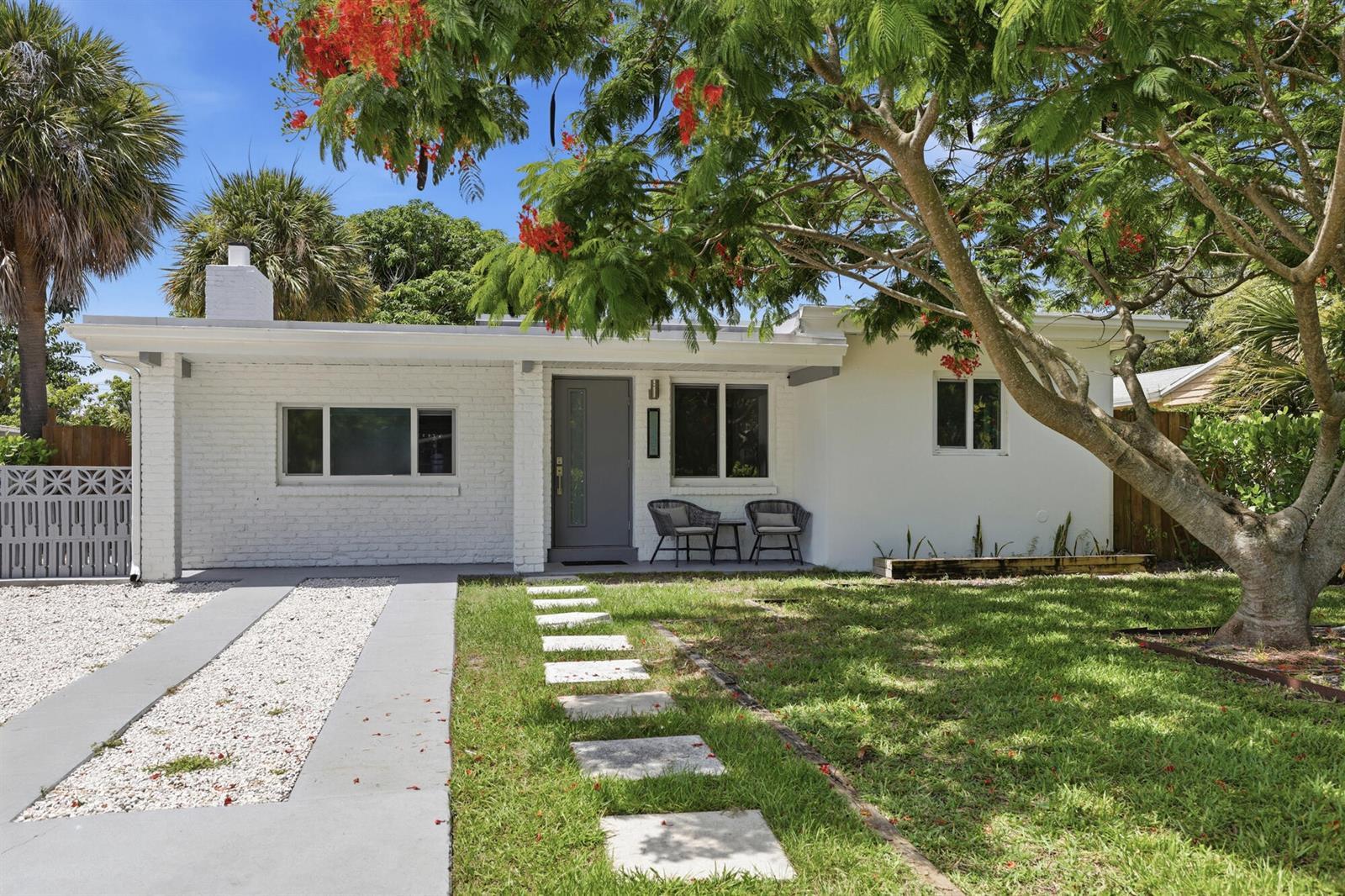 1225 15th Avenue N, FL 33460