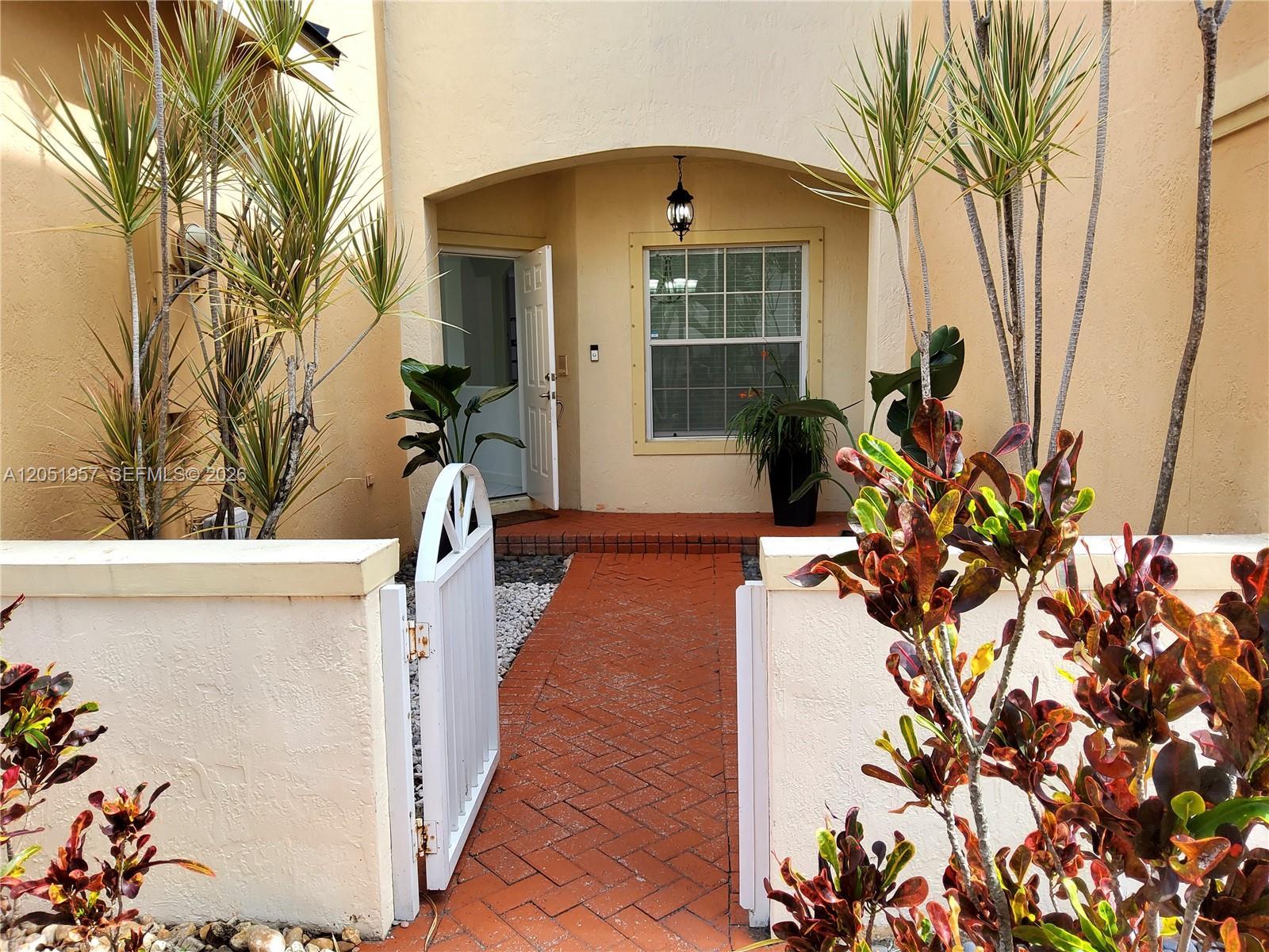 11252 NW 54th Ter, Doral FL 33178 photo 2