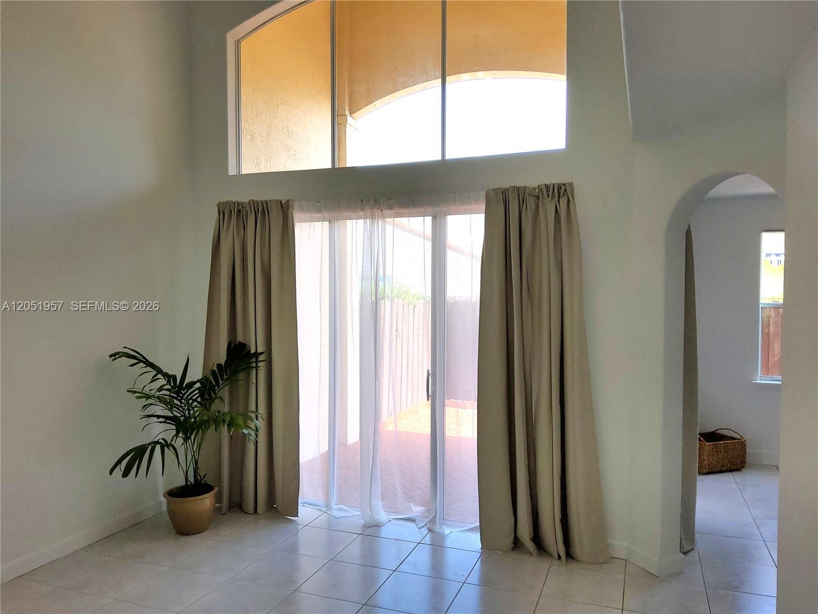 11252 NW 54th Ter, Doral FL 33178 photo 5
