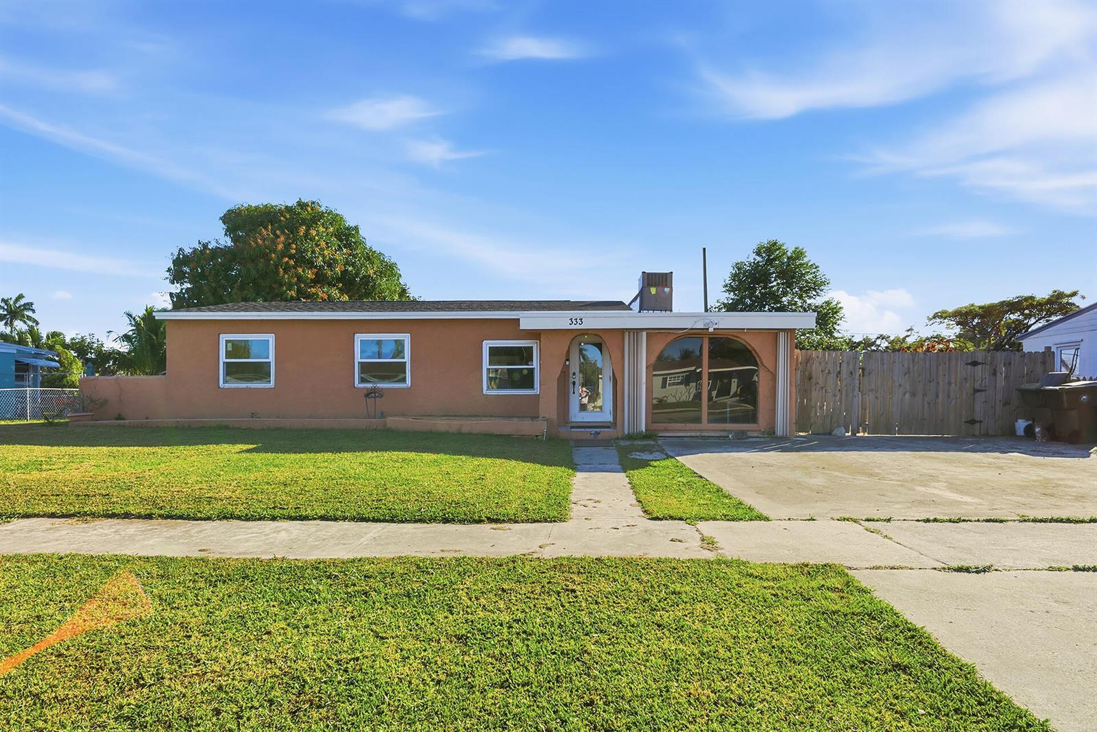 333 Mid Pines Road, Palm Springs FL 33461 photo 2