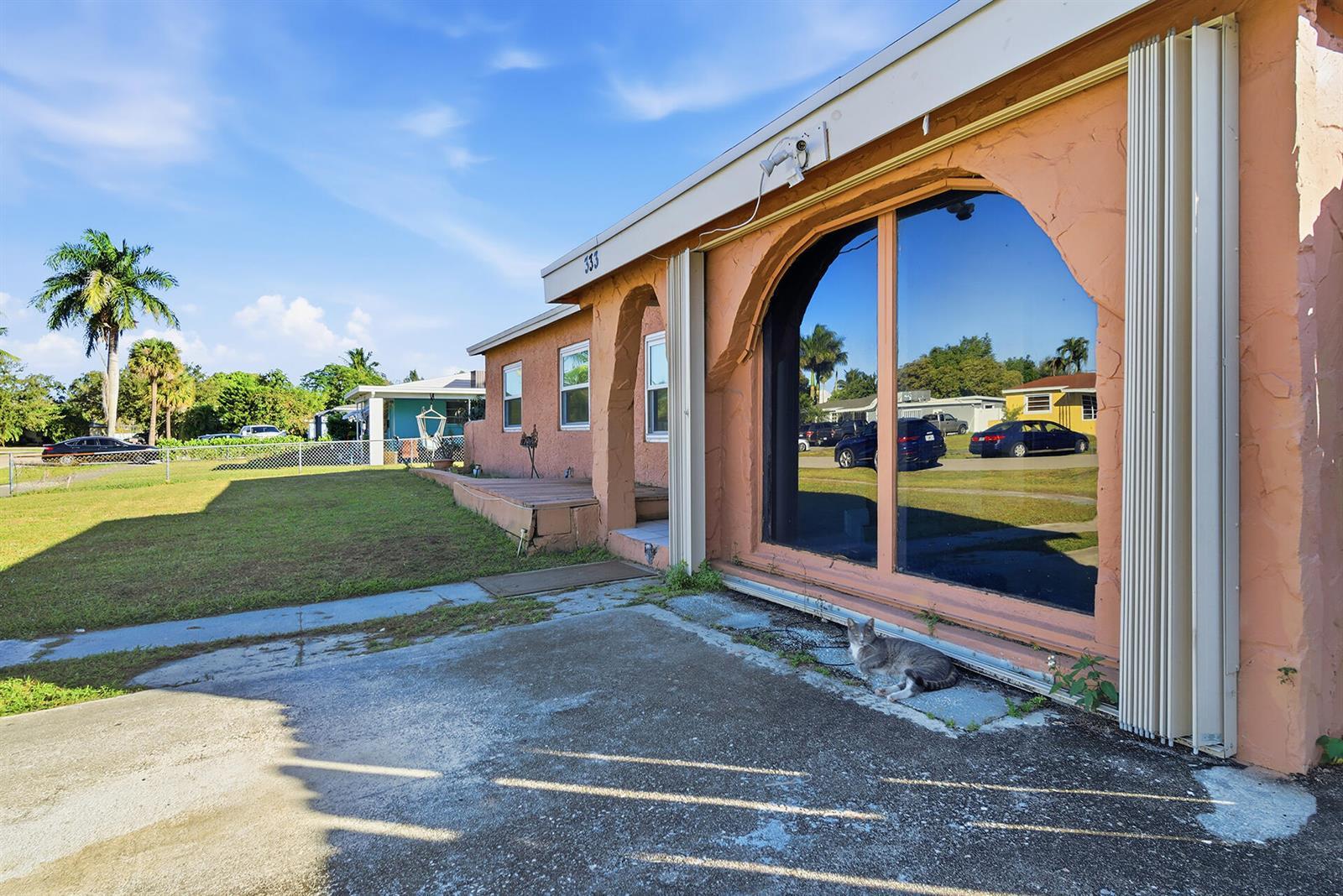 333 Mid Pines Road, Palm Springs FL 33461 photo 3