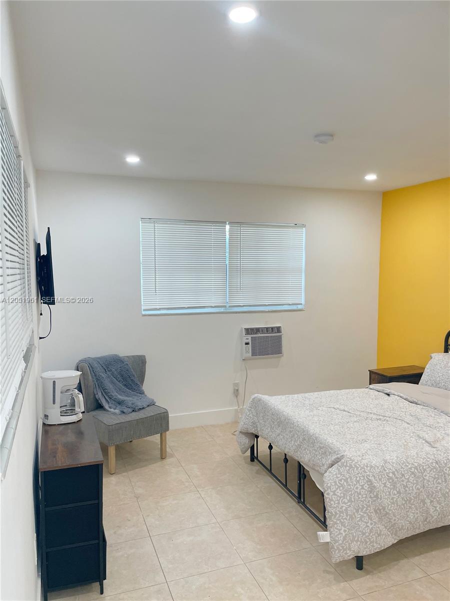 320 NE 160th St # A, Miami FL 33162 photo 2