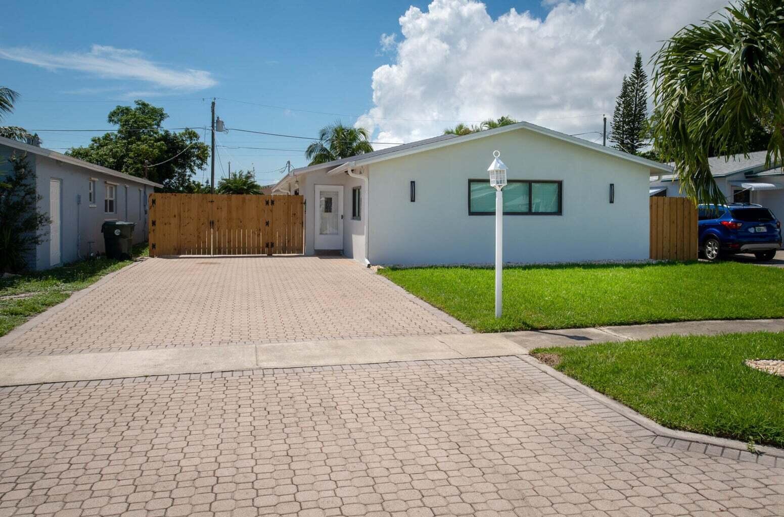 524 NW 53rd Street, Boca Raton FL 33487