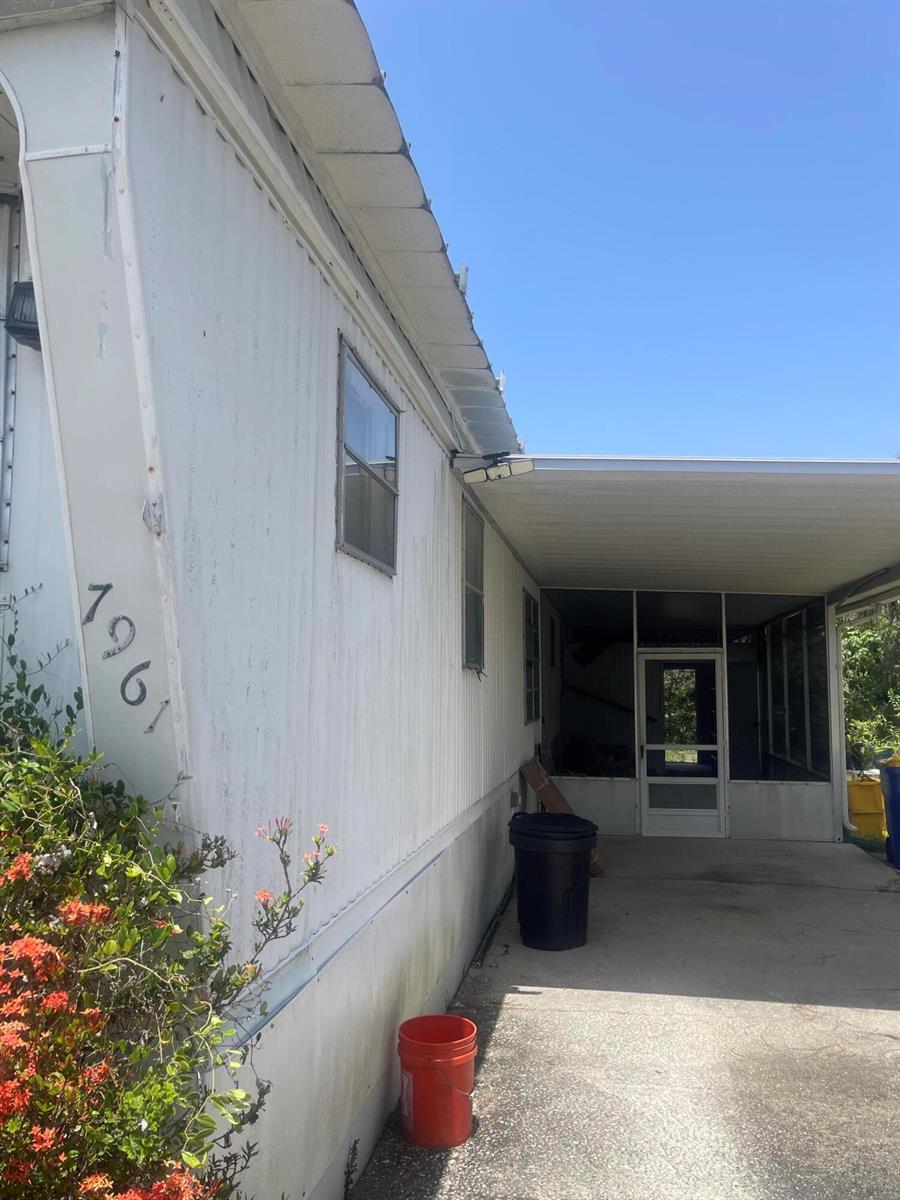 7961 SE Skylark Avenue, Hobe Sound FL 33455 photo 2