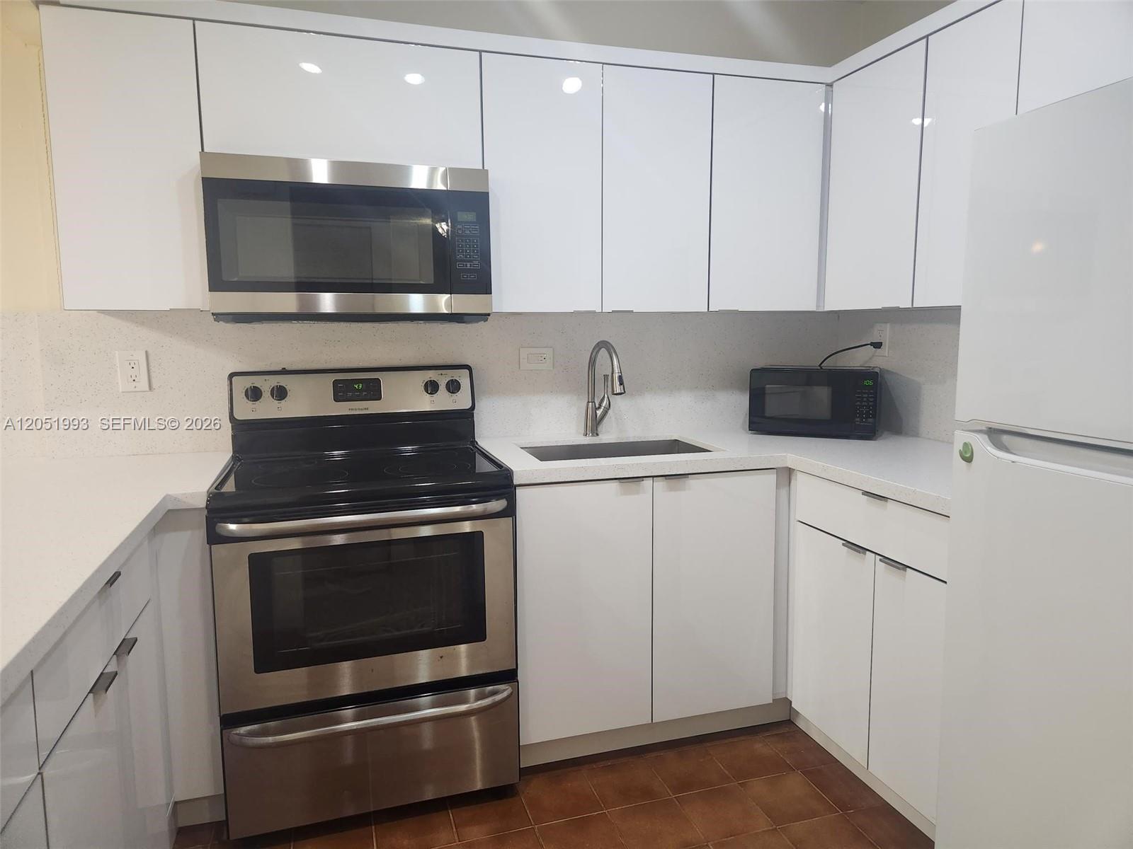 8990 SW 24th St # 228, Miami FL 33165 photo 3