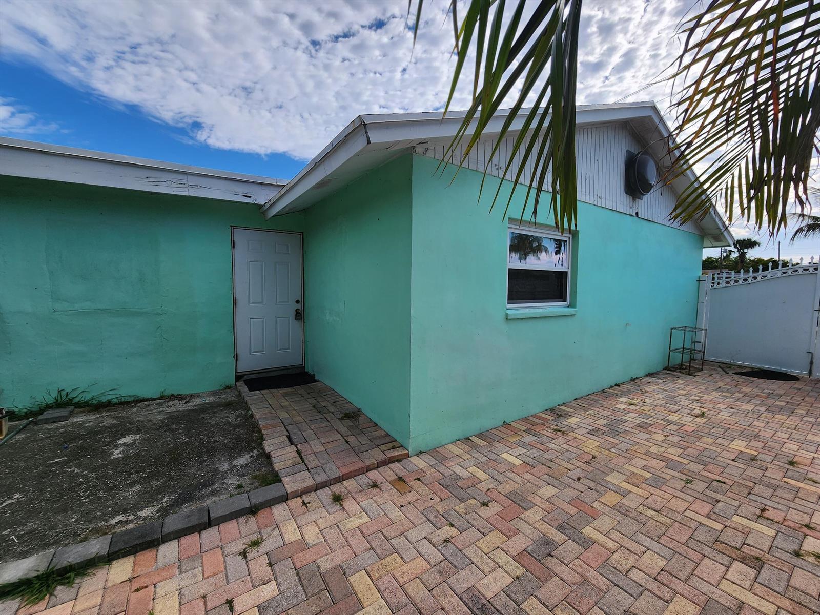 605 S 12th Street, Lantana FL 33462 photo 2