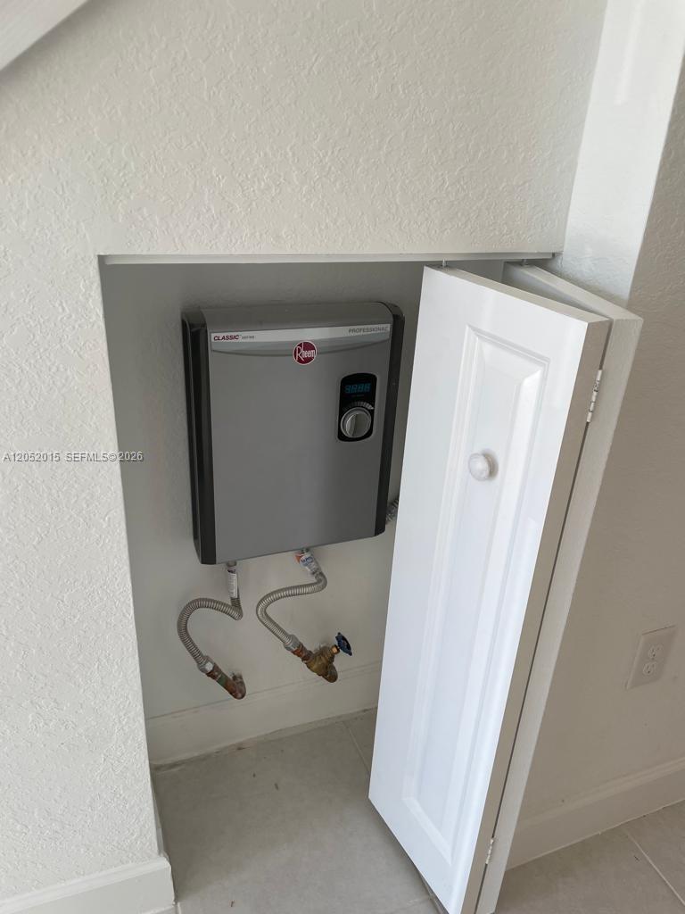 825 NE 211th St # 825, Miami FL 33179 photo 5
