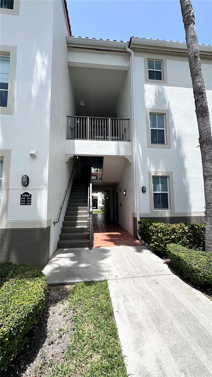6861 SW 44th St # 209, Miami FL 33155 photo 2