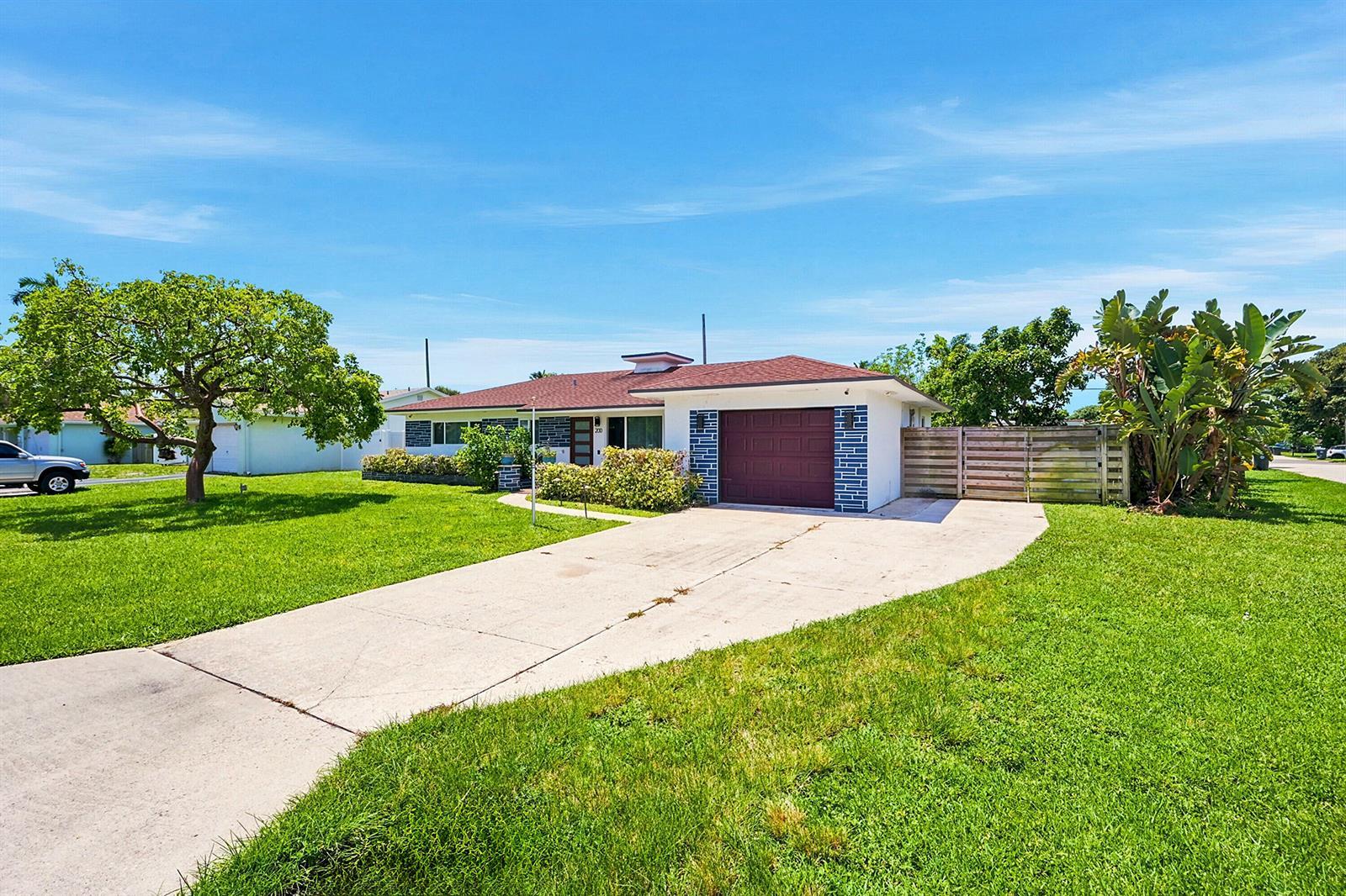 200 NE 28th Terrace, Boca Raton FL 33431 photo 2