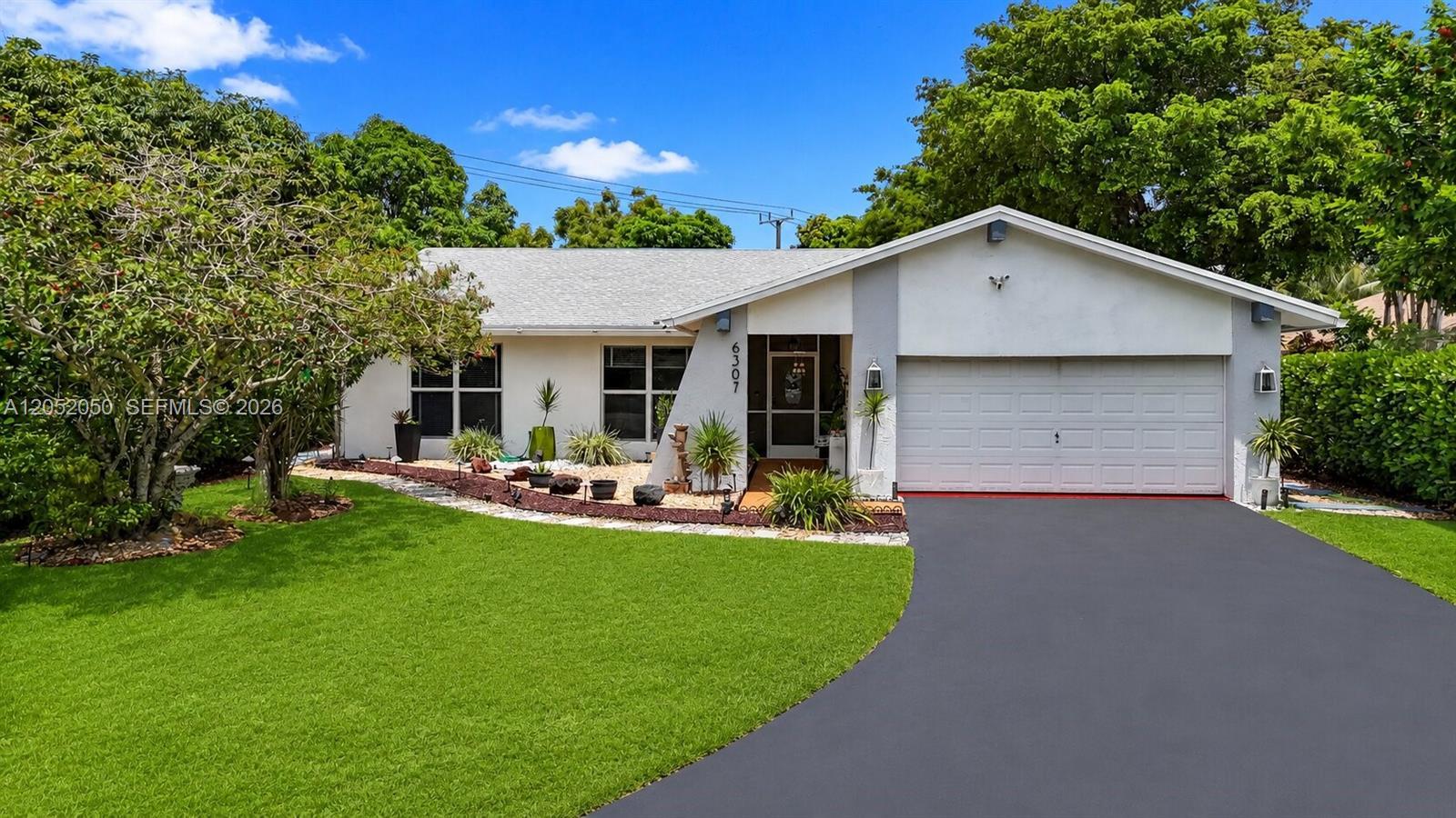 6307 Silk Oak Cir, Tamarac FL 33319 photo 2