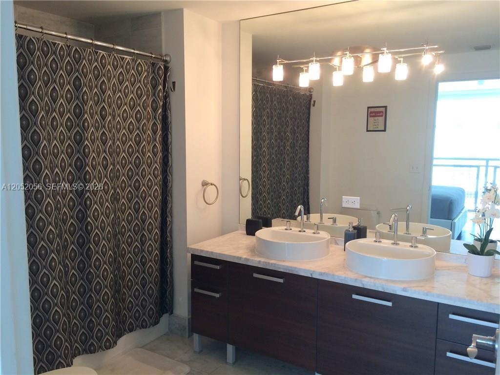 244 Biscayne Blvd # 442, Miami FL 33132 photo 2