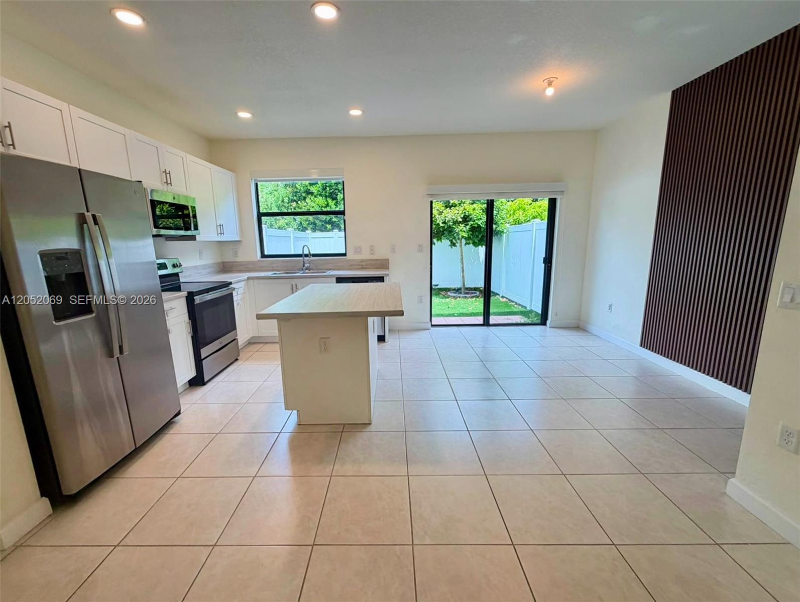 11115 W 32nd Ln, Hialeah FL 33018 photo 2