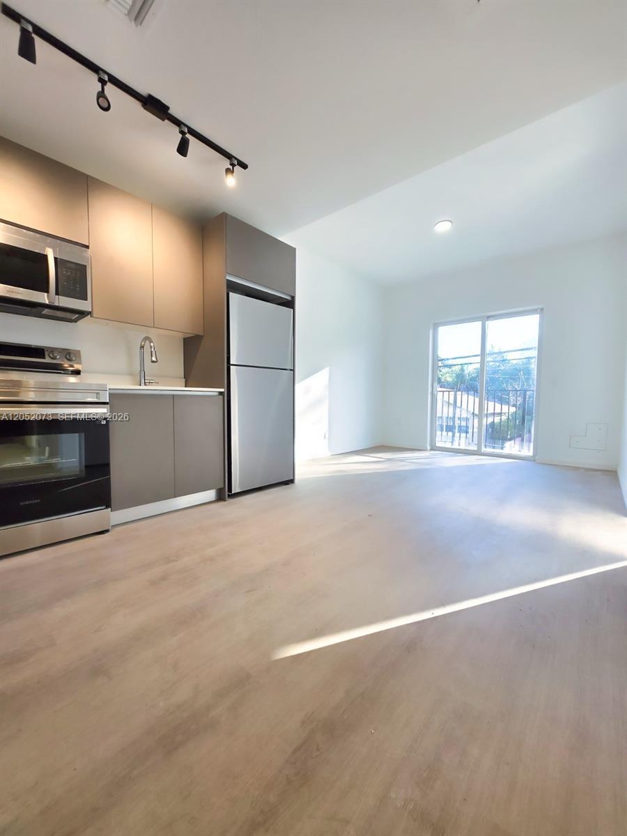 8106 NE 1st Ave # 7, Miami FL 33138 photo 2