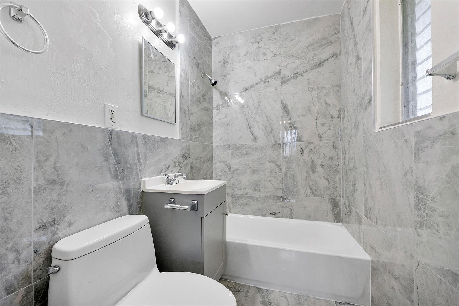515 NE 150th Street # 1, Miami FL 33161 photo 2