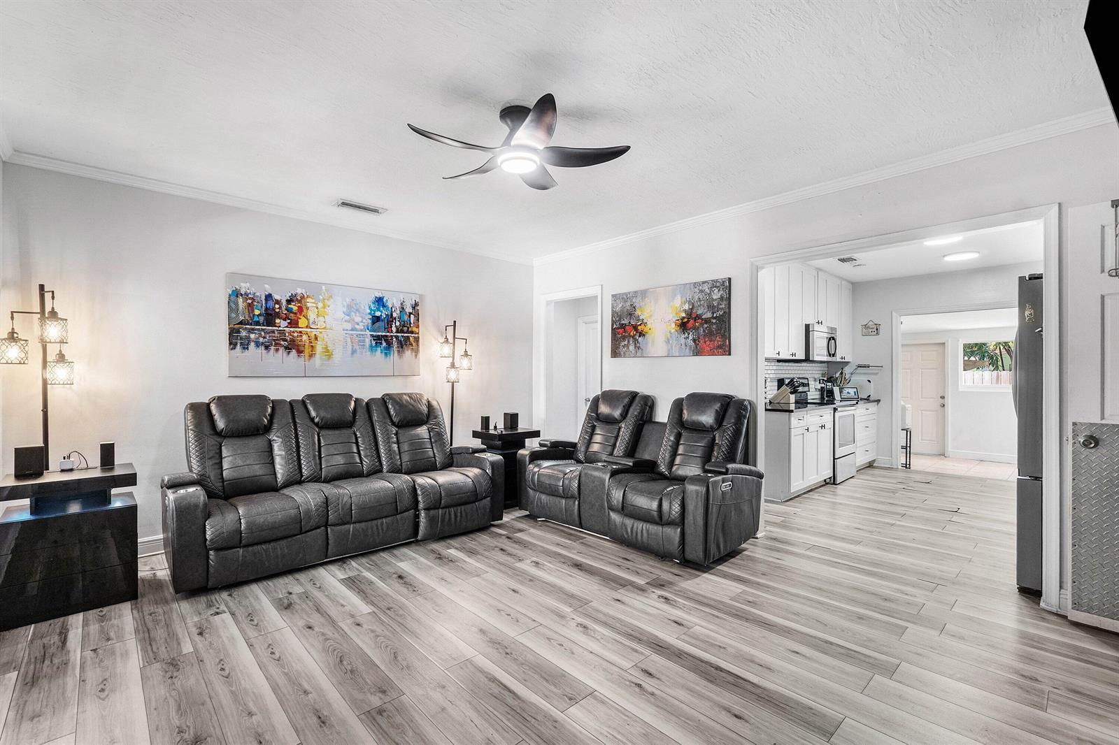 512 36th Street, West Palm Beach FL 33407 photo 4
