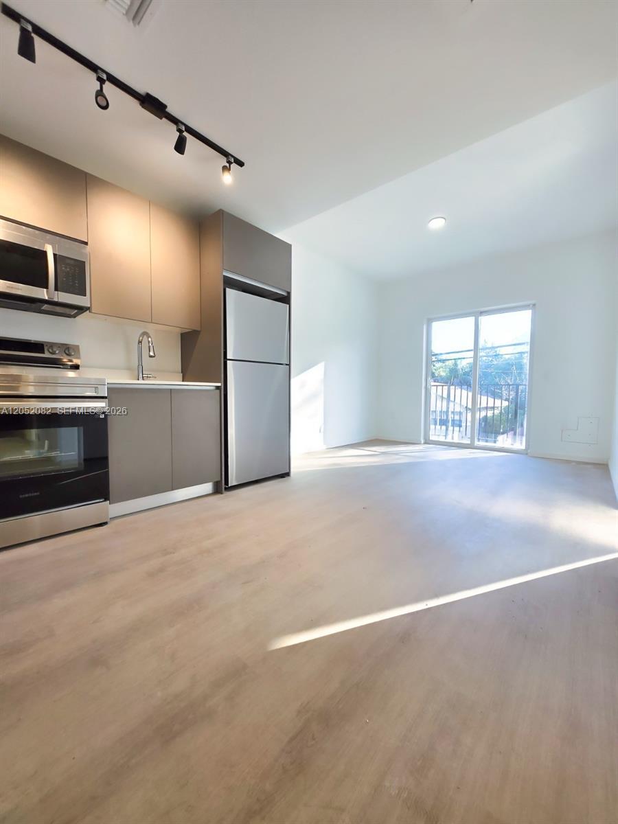 8106 NE 1st Ave # 11, Miami FL 33138 photo 2
