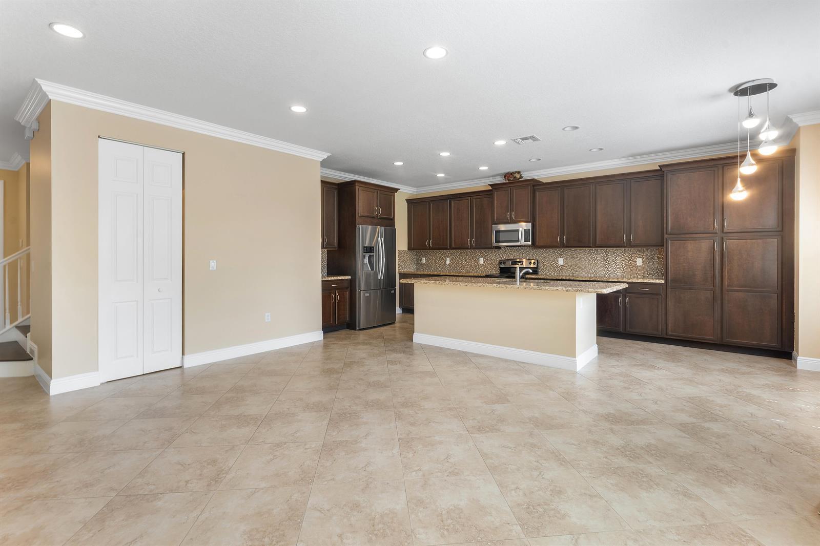 2417 Bellarosa Circle, Royal Palm Beach FL 33411 photo 5