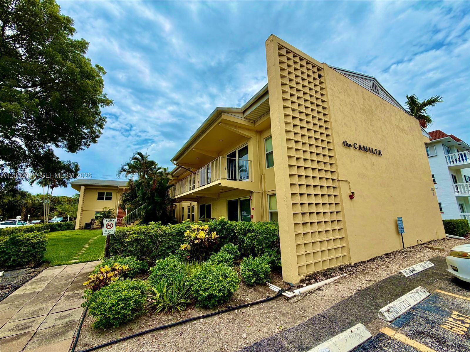 2352 NE 9th St # B, Fort Lauderdale FL 33304 photo 2