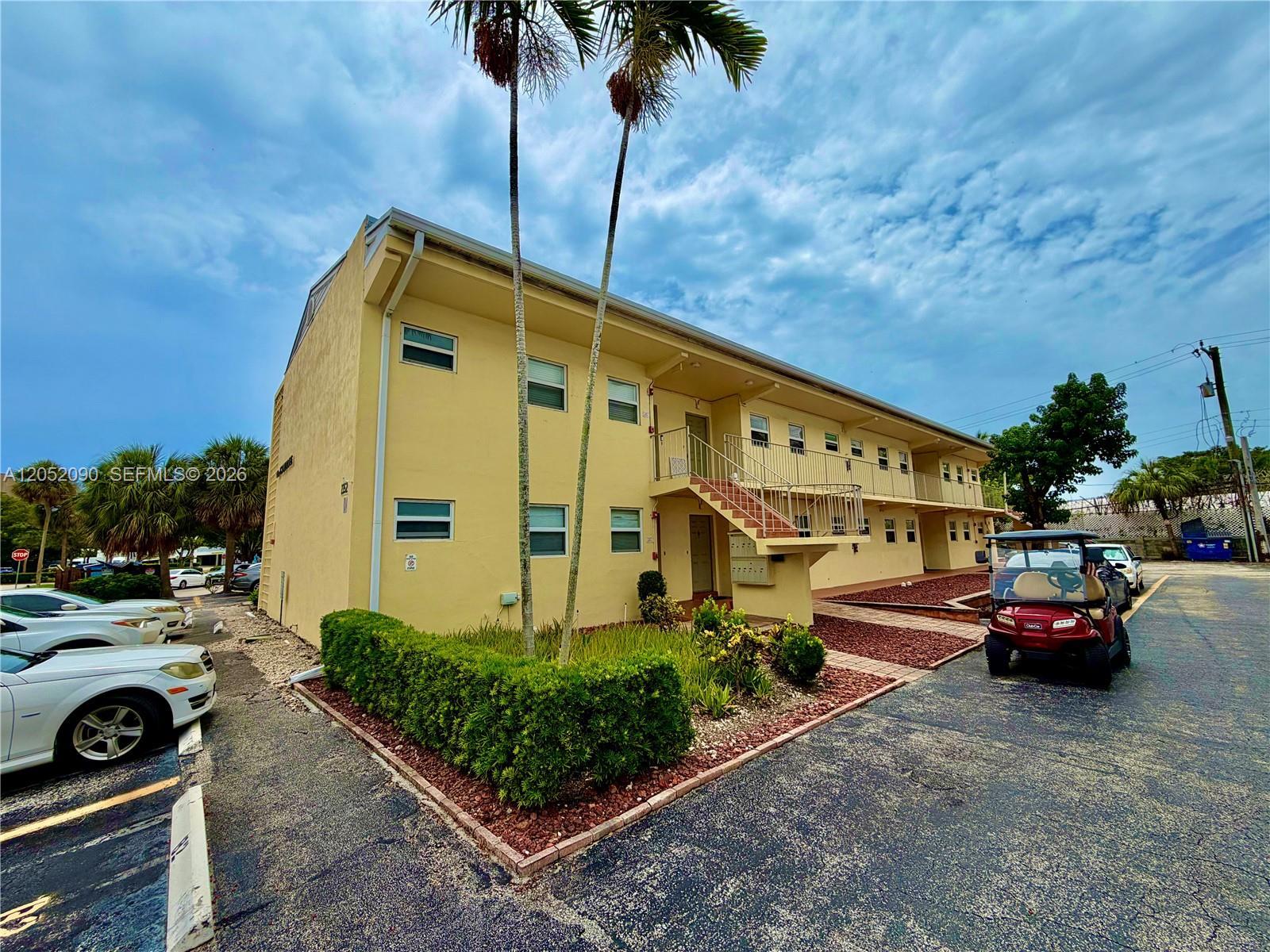 2352 NE 9th St # B, Fort Lauderdale FL 33304