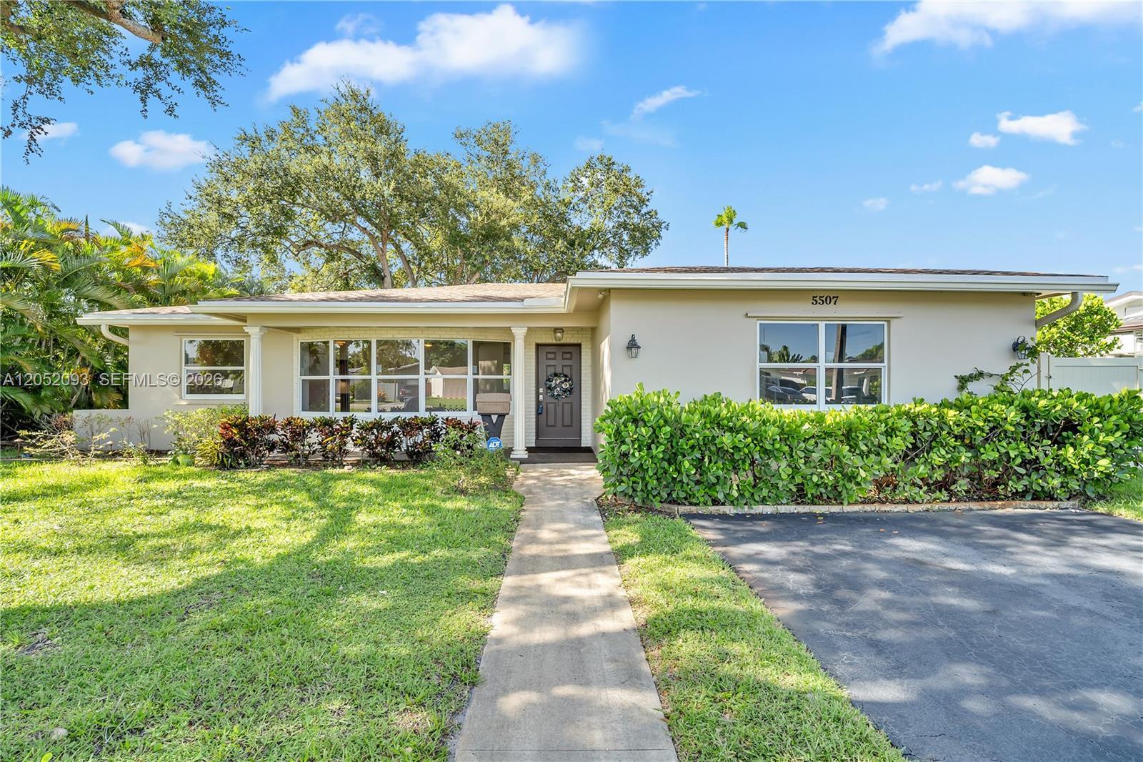 5507 Mckinley St, Hollywood FL 33021 photo 2