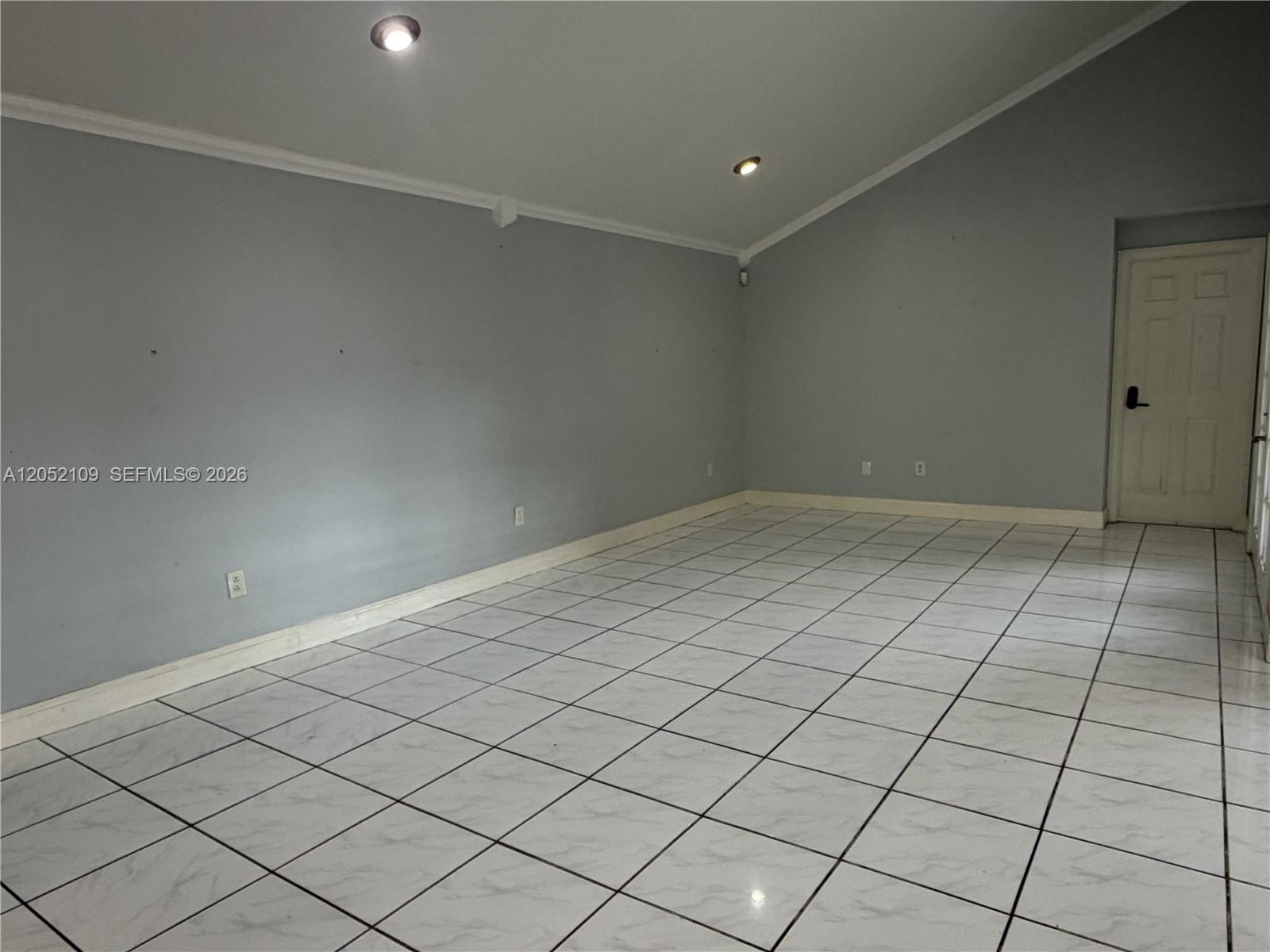 17527 NW 62nd Pl N, Hialeah FL 33015 photo 3