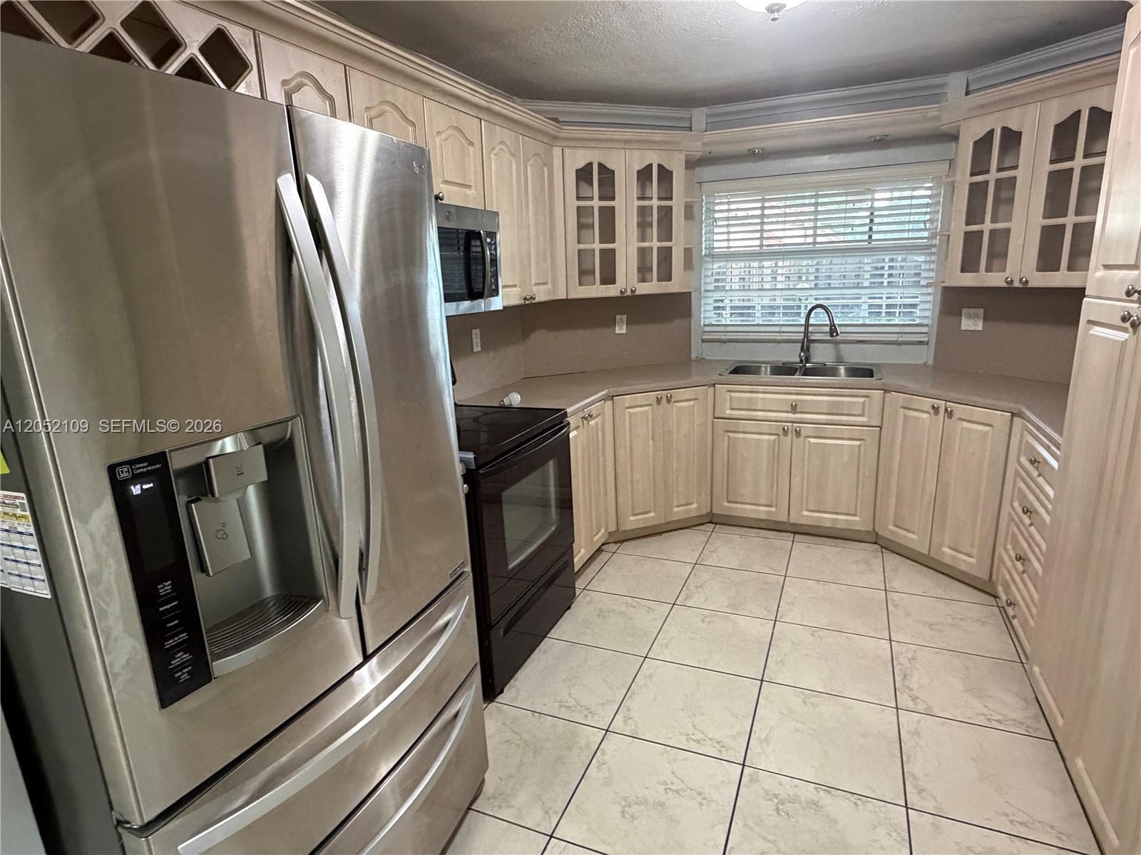 17527 NW 62nd Pl N, Hialeah FL 33015 photo 5