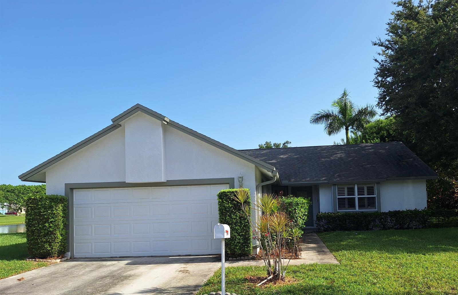 1747 Banyan Creek Court, Boynton Beach FL 33436 photo 2