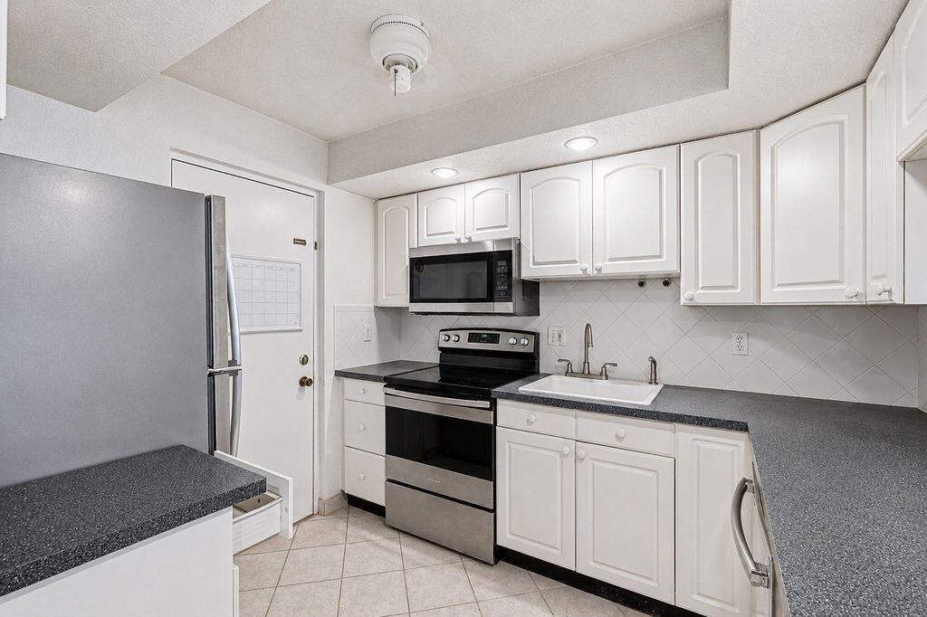 2322 S Cypress Bend Drive # 311, Pompano Beach FL 33069 photo 5