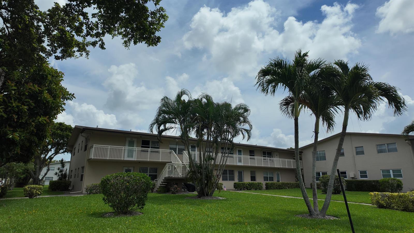 326 Chatham P # 326, West Palm Beach FL 33417 photo 2