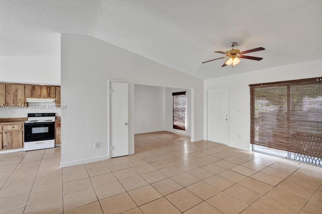 10375 SW 209th Ln, Cutler Bay FL 33189 photo 4