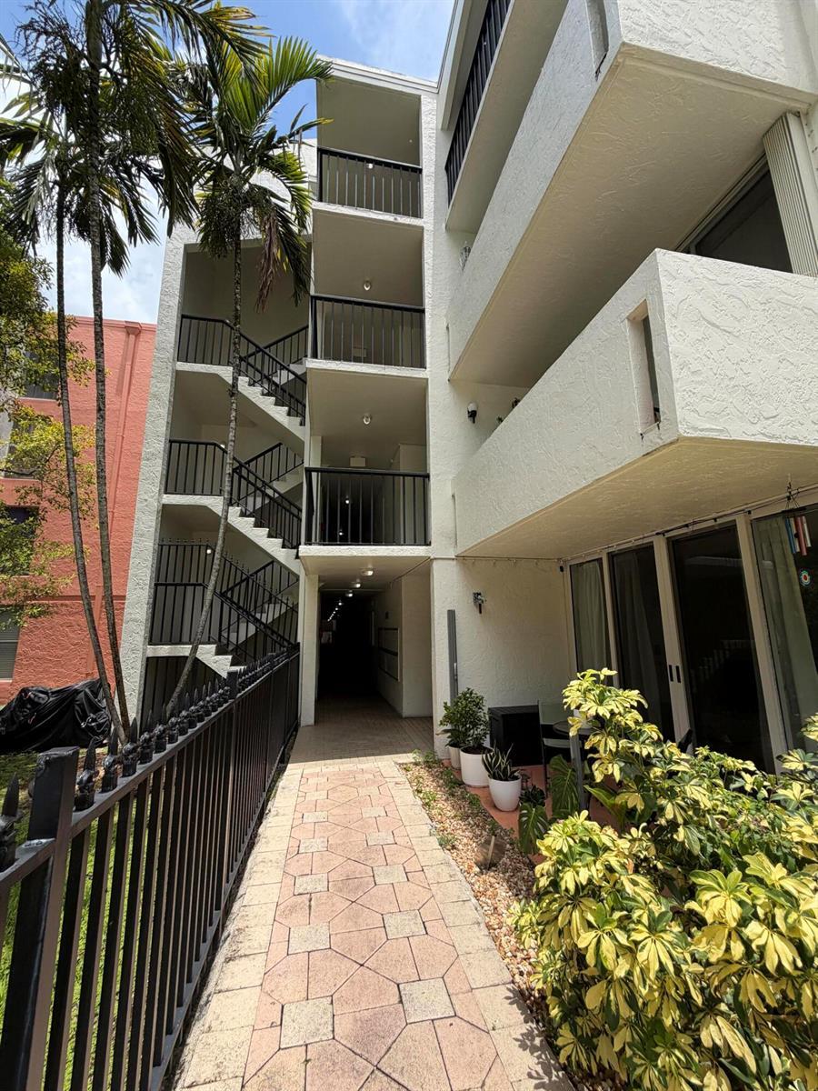 2160 SW 16th Avenue SW # 418, Miami FL 33145 photo 2