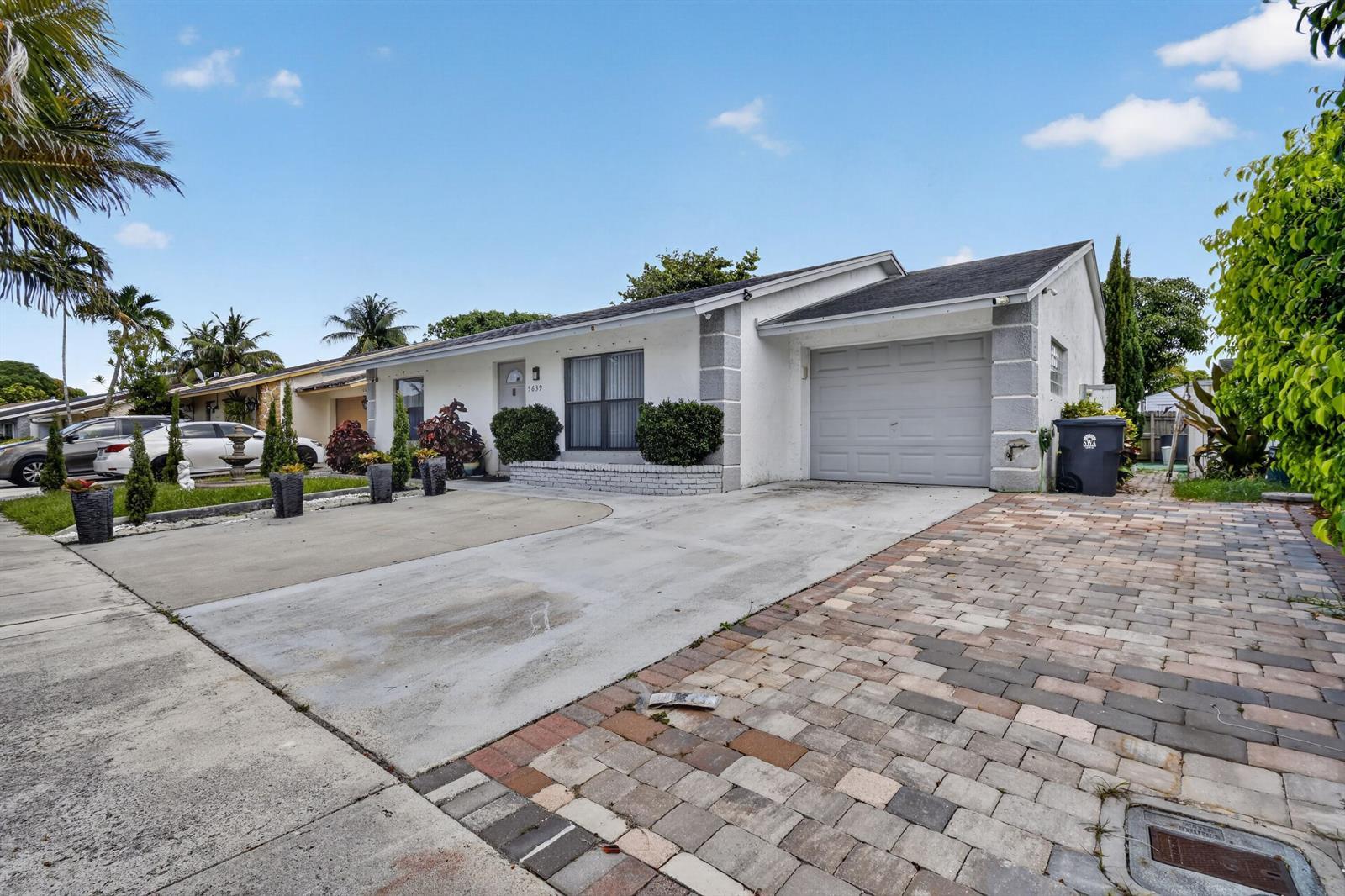 5639 Ithaca Circle E, Lake Worth FL 33463 photo 3