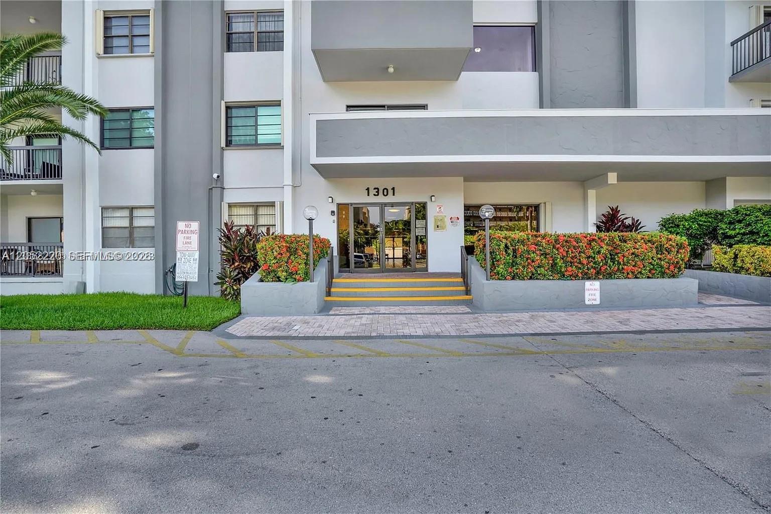 1301 NE 7th # 405, Hallandale Beach FL 33009 photo 2