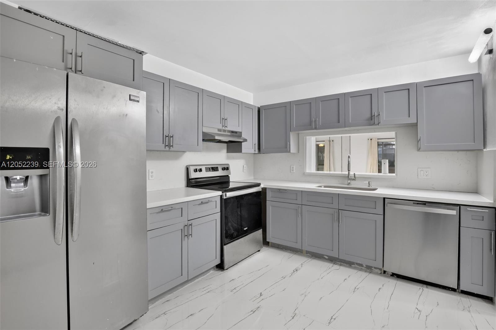 Pembroke Pines, FL 33027 photo 2