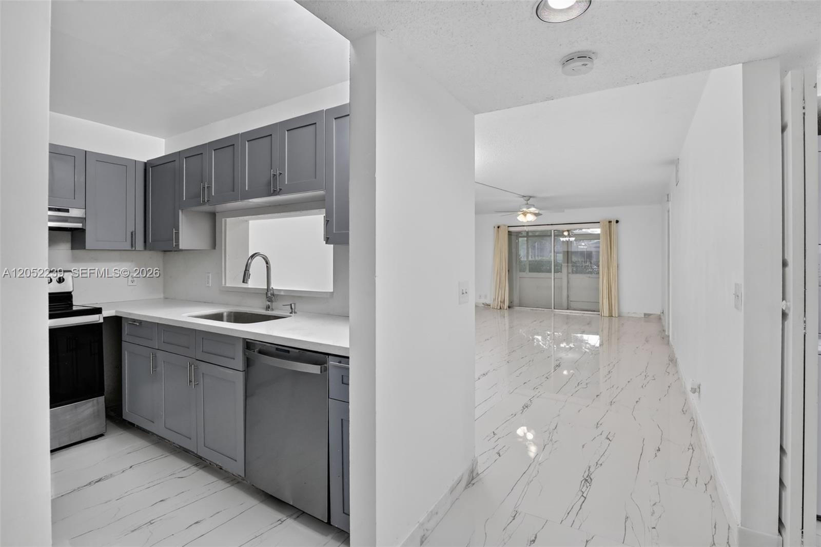 Pembroke Pines, FL 33027 photo 4