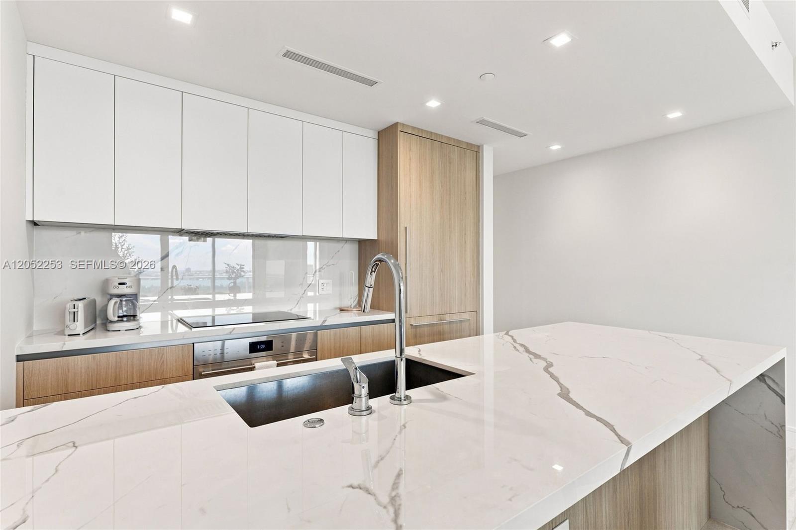 2411 Laguna Circle # 1704, North Miami FL 33181 photo 5