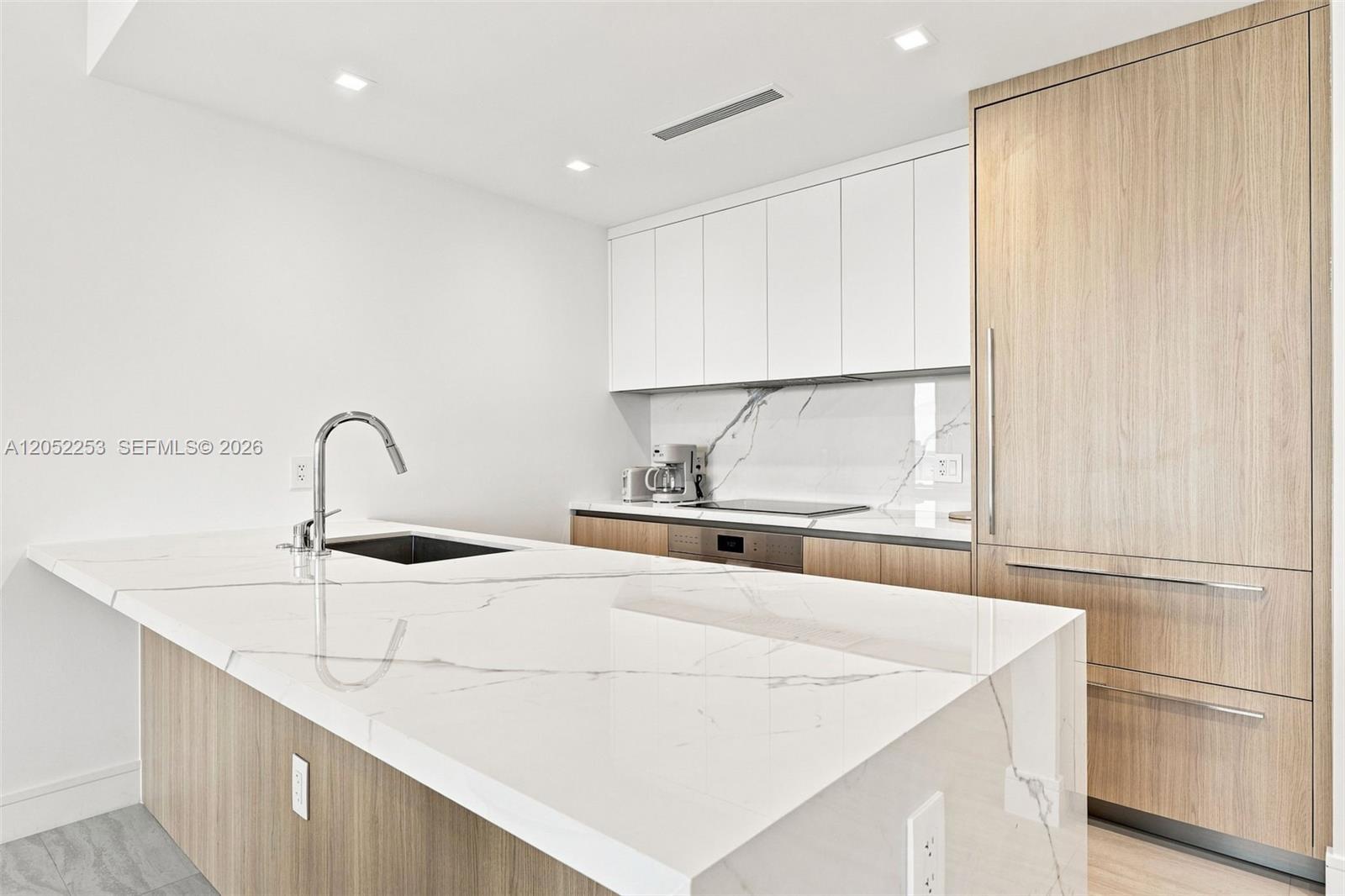 2411 Laguna Circle # 1704, North Miami FL 33181 photo 4
