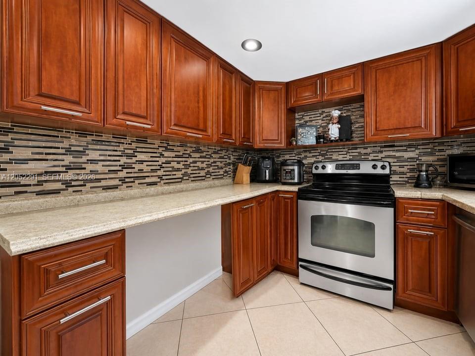 2055 SW 122nd Ave # 418, Miami FL 33175 photo 3