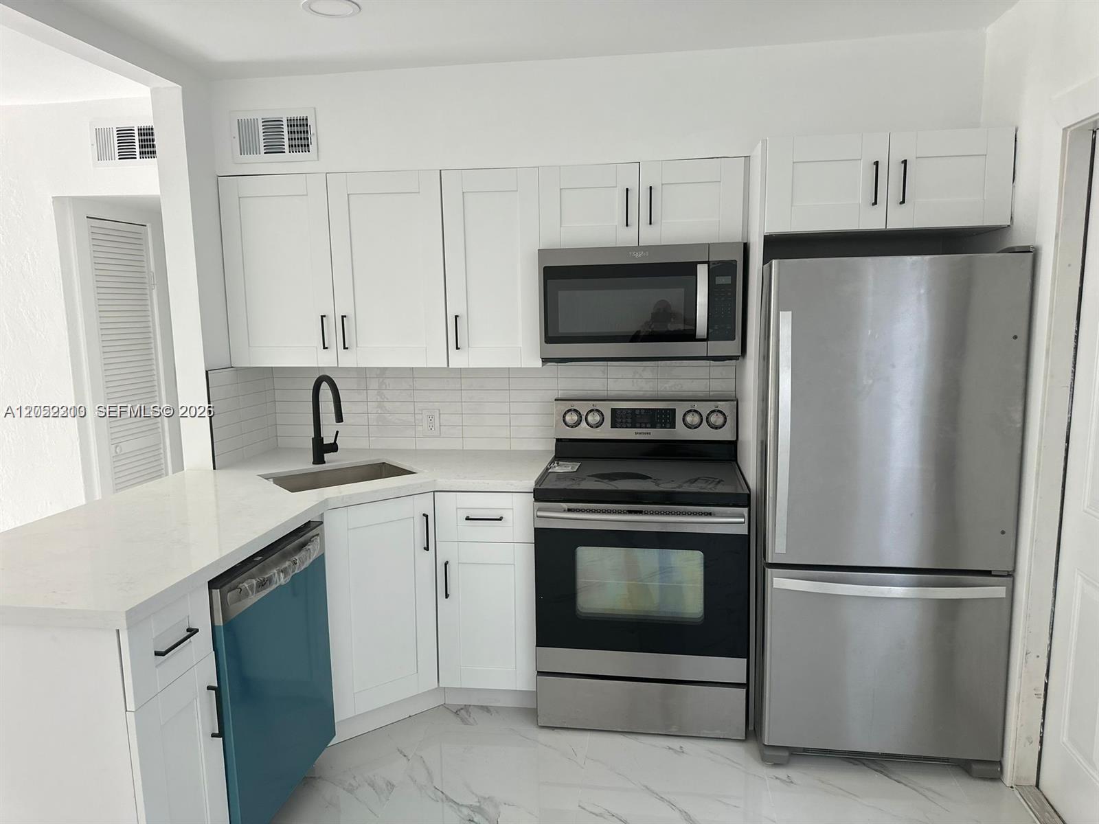 1933 Washington St # 1935, Hollywood FL 33020 photo 2