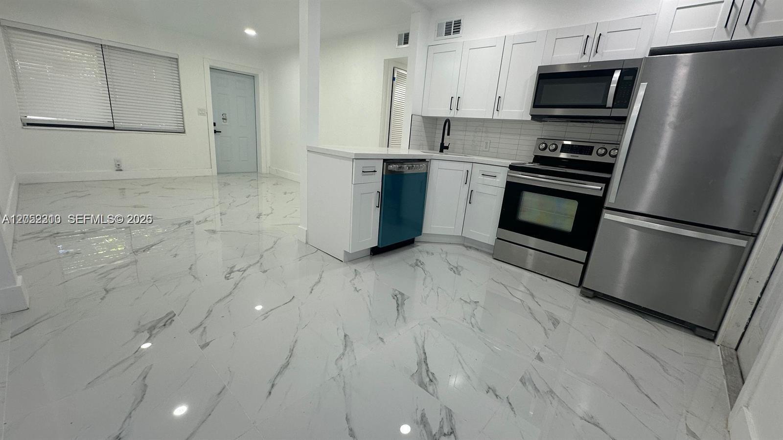 1933 Washington St # 1935, Hollywood FL 33020 photo 4
