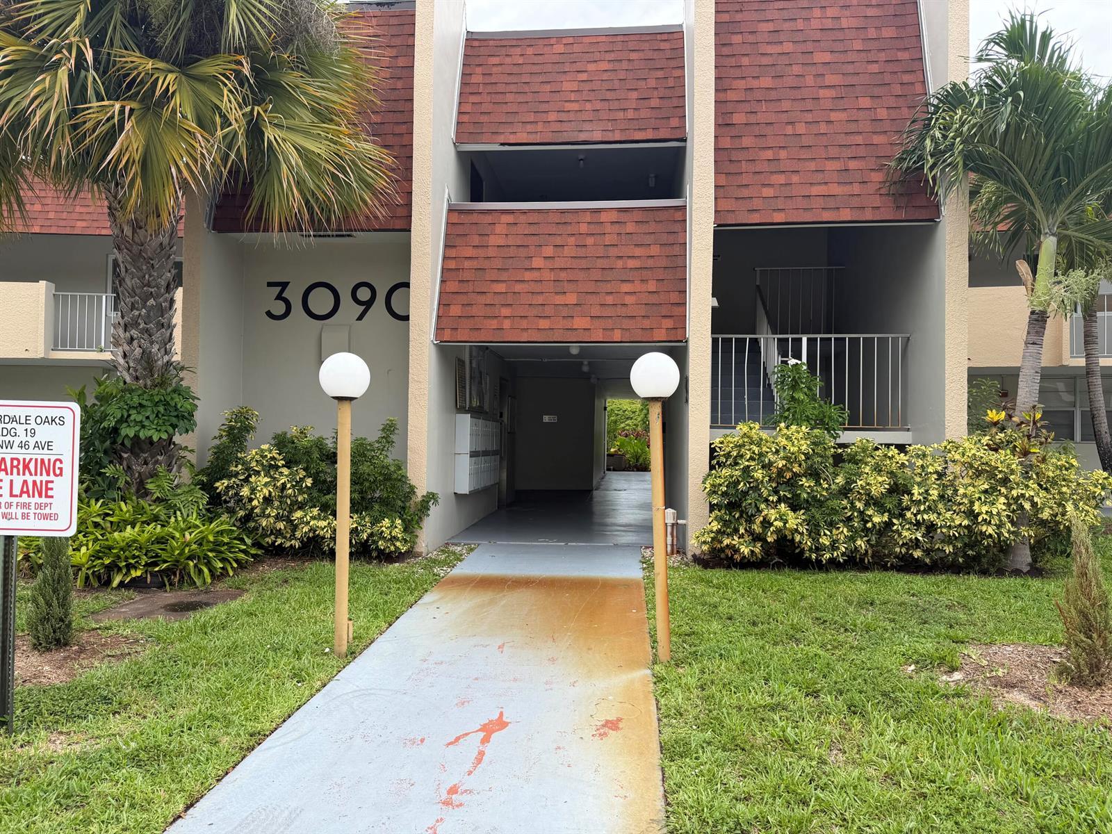 3090 NW 46th Avenue # 211c, Lauderdale Lakes FL 33313