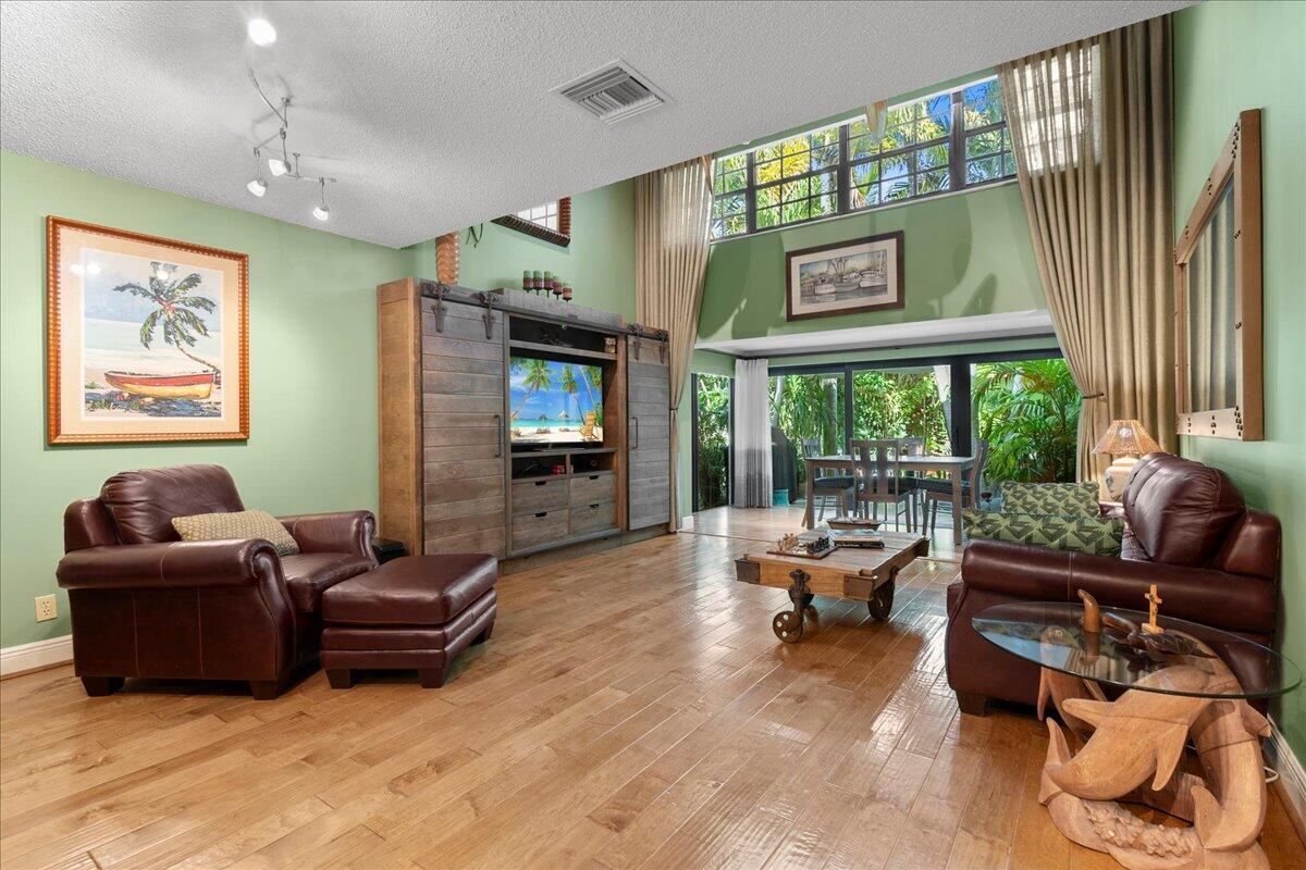 2379 Treasure Isle Drive # 24, Palm Beach Gardens FL 33410 photo 4