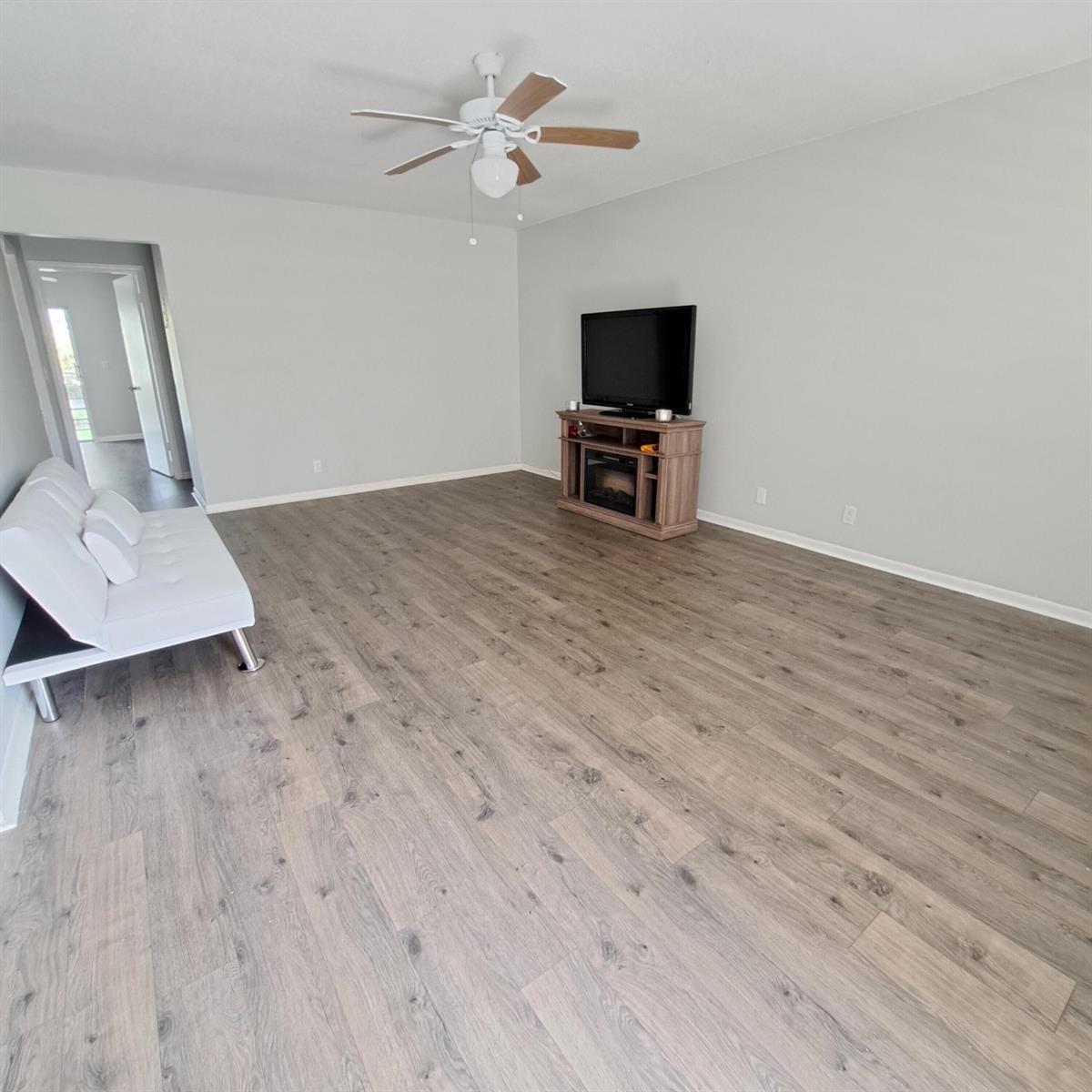42 Norwich B, West Palm Beach FL 33417 photo 5